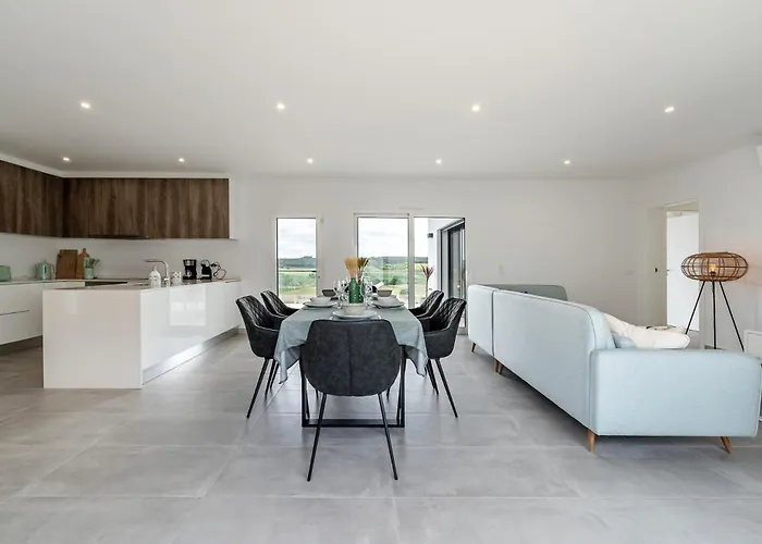 Adao Lobo Tatil Evi Cadaval