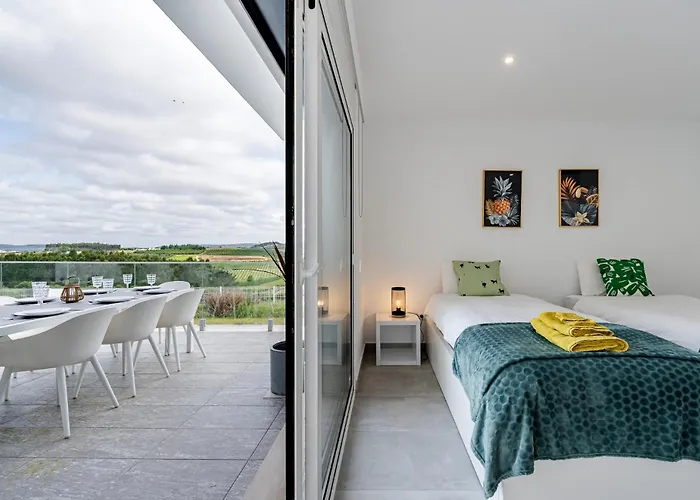 Adao Lobo Tatil Evi *