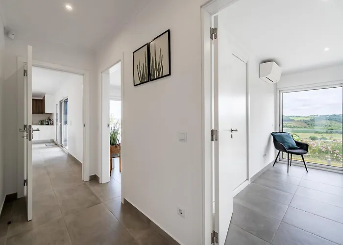 Adao Lobo Tatil Evi *