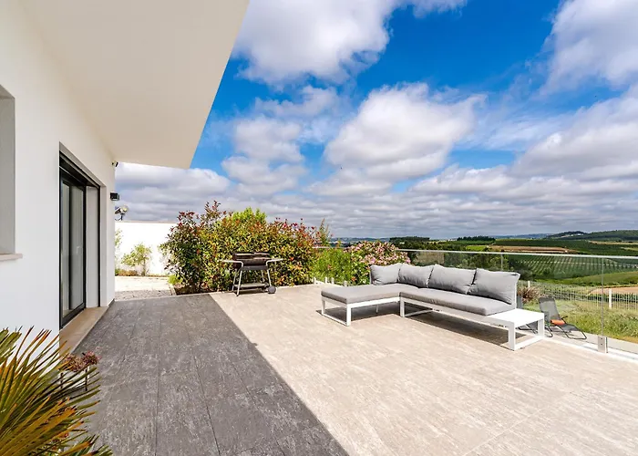 Adao Lobo Tatil Evi Cadaval